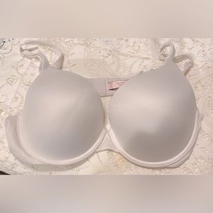 Victoria’s Secret Body by Victoria bra Size 36c